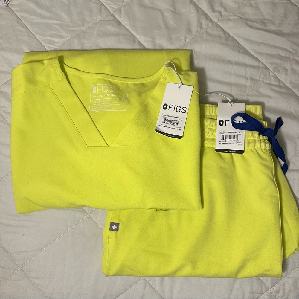 FIGS Men’s Scrub Top + Pants